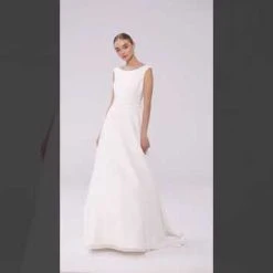 BRIDE NOW! Bride Now BN-011 Trouwjurk 12 BRIDE NOW! Bride Now BN-011 Trouwjurk -Poirier shop hqdefault 7 10