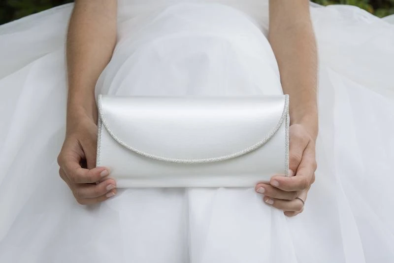 Rainbow Club Viki Bruidstasje Ivoor Satijn 4 Rainbow Club Viki Bruidstasje Ivoor Satijn - Afbeelding 2